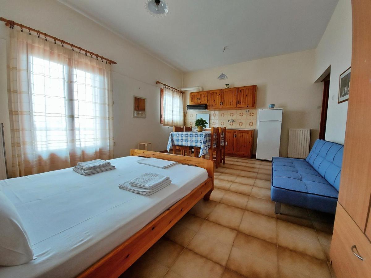 Seaview- 2 Space - Selfcatering Apartment - Helen No 3 Xiropígado Kültér fotó