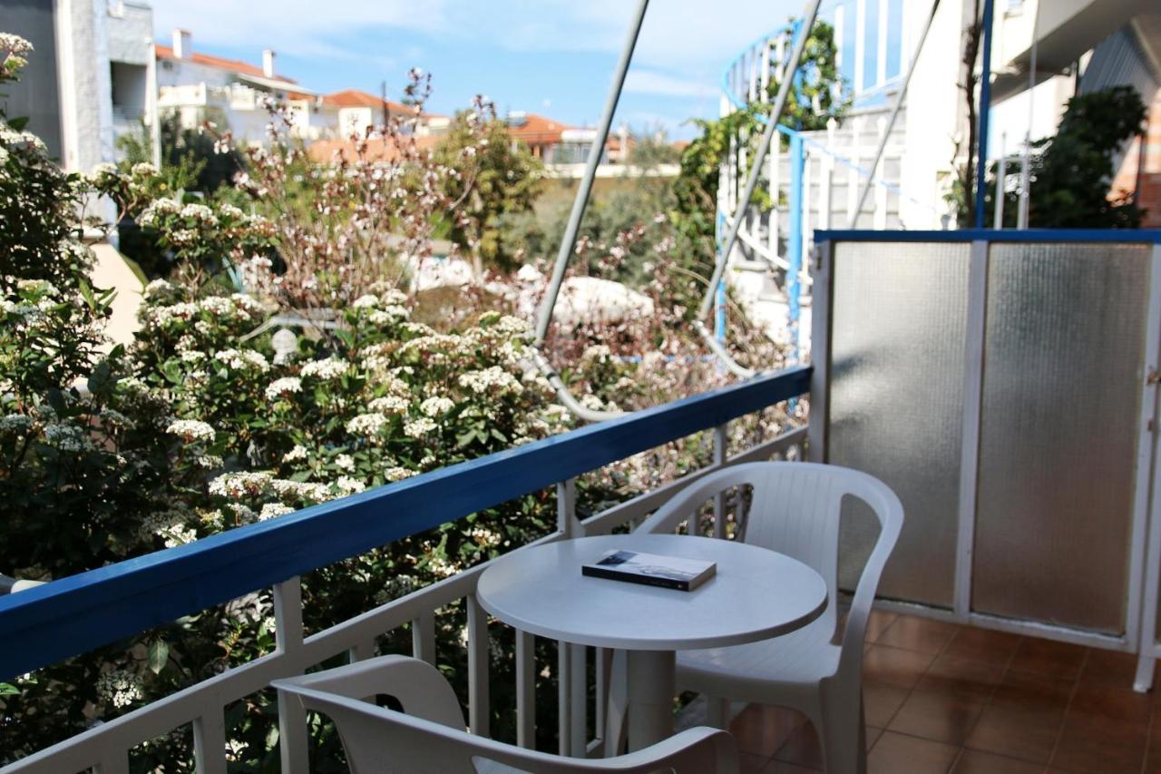 Seaview- 2 Space - Selfcatering Apartment - Helen No 3 Xiropígado Kültér fotó