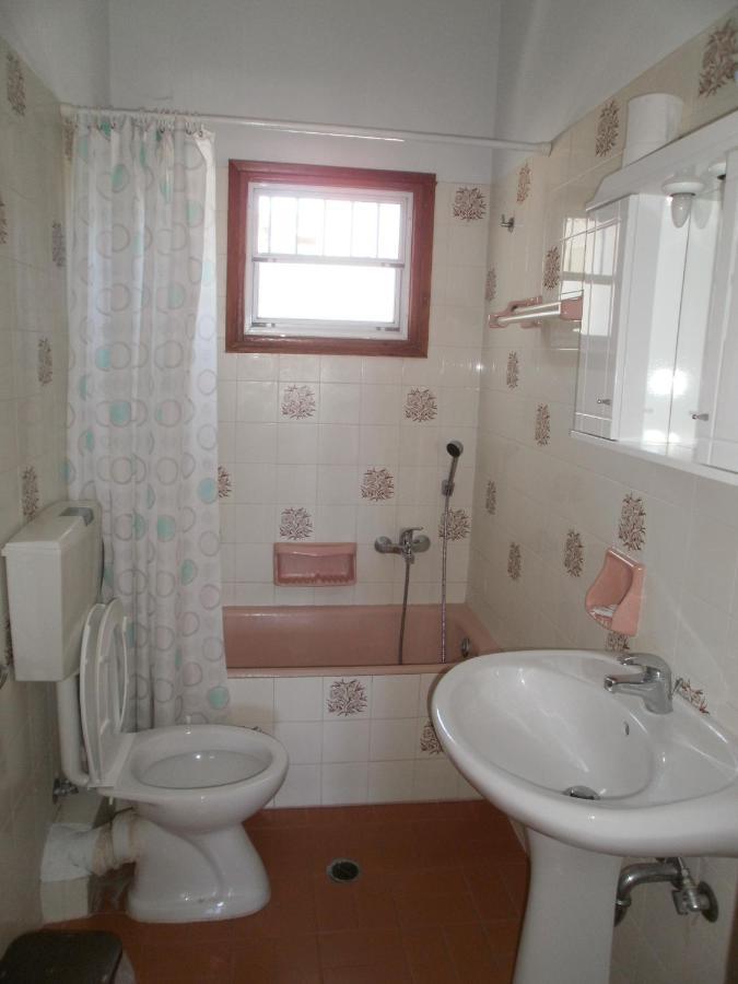 Seaview- 2 Space - Selfcatering Apartment - Helen No 3 Xiropígado Kültér fotó