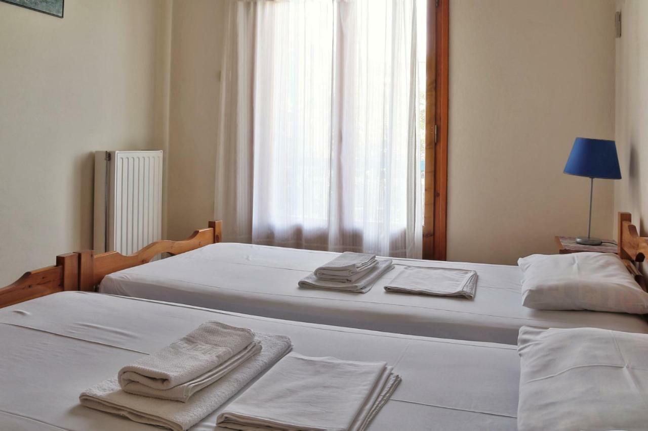 Seaview- 2 Space - Selfcatering Apartment - Helen No 3 Xiropígado Kültér fotó