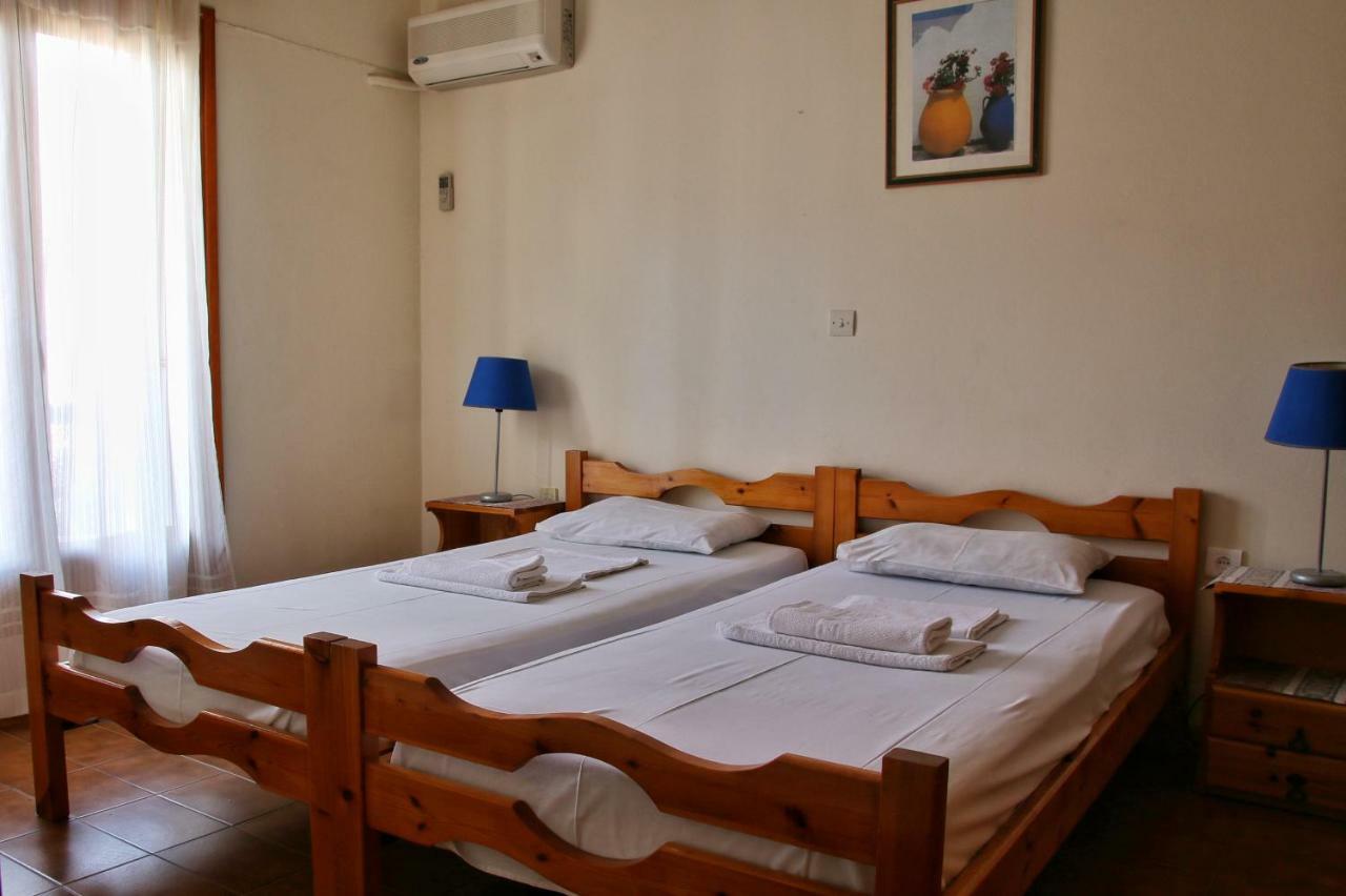 Seaview- 2 Space - Selfcatering Apartment - Helen No 3 Xiropígado Kültér fotó